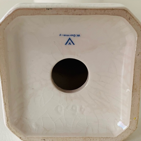 Antique Praying Figurine Virgin Mary
Madonna Hummel Goebel Germany - Picture 8 of 8